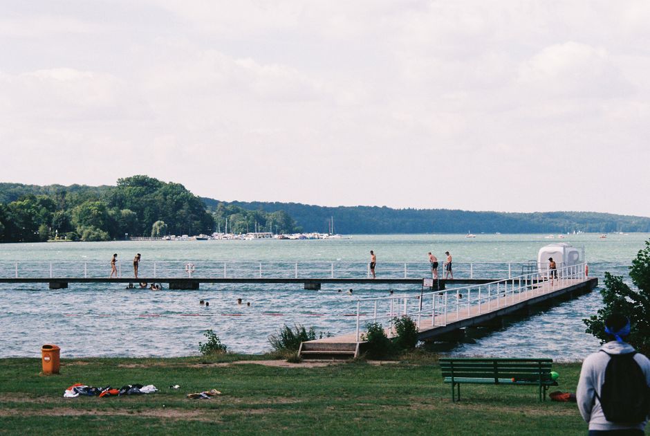 Lake Swimming Dock — illustrative photo