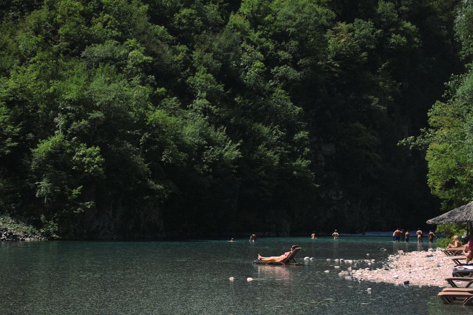 Lake Beach Swimming — illustrative photo