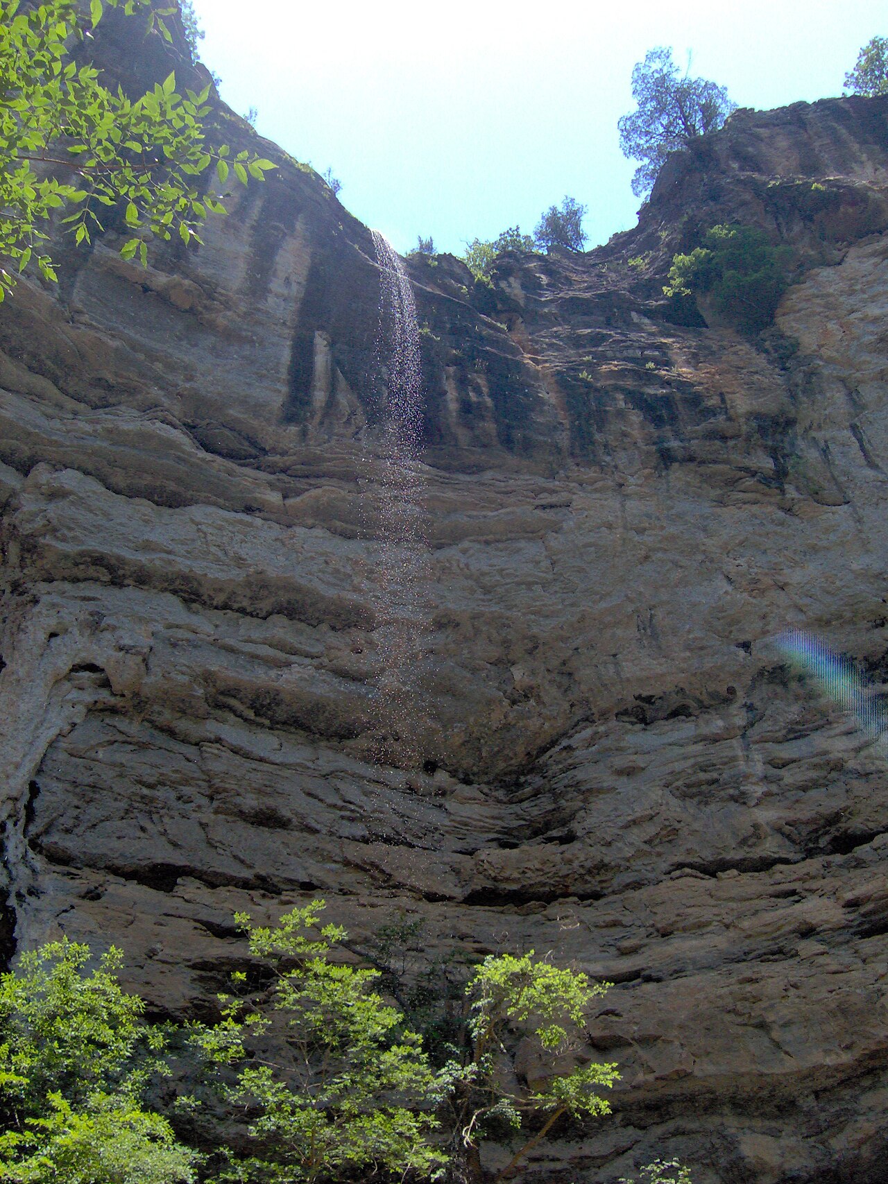 Hemmed-In-Hollow Falls, a waterfall in Arkansas