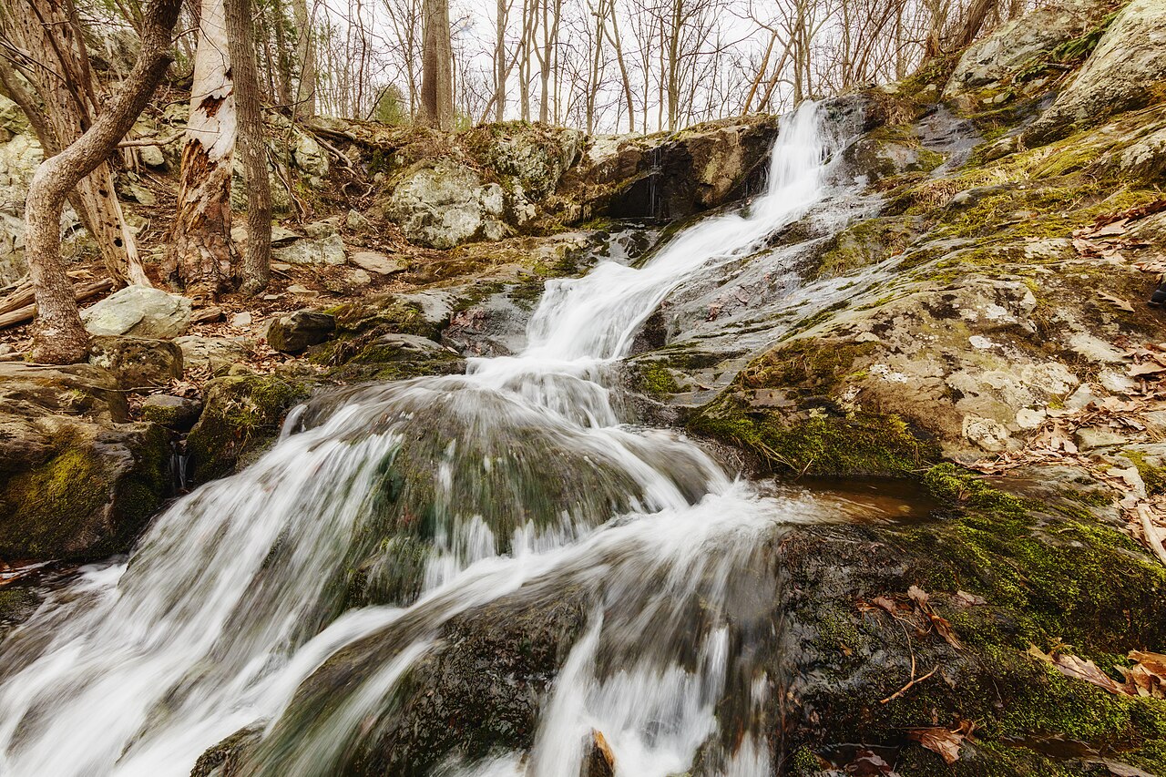 Lands Run Falls, a waterfall in Virginia