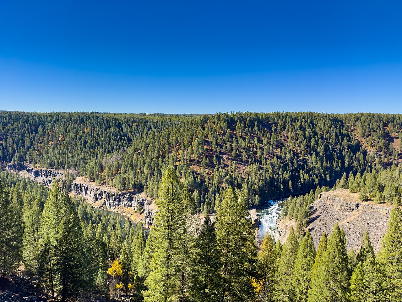 Lower Mesa Falls, a waterfall in Idaho