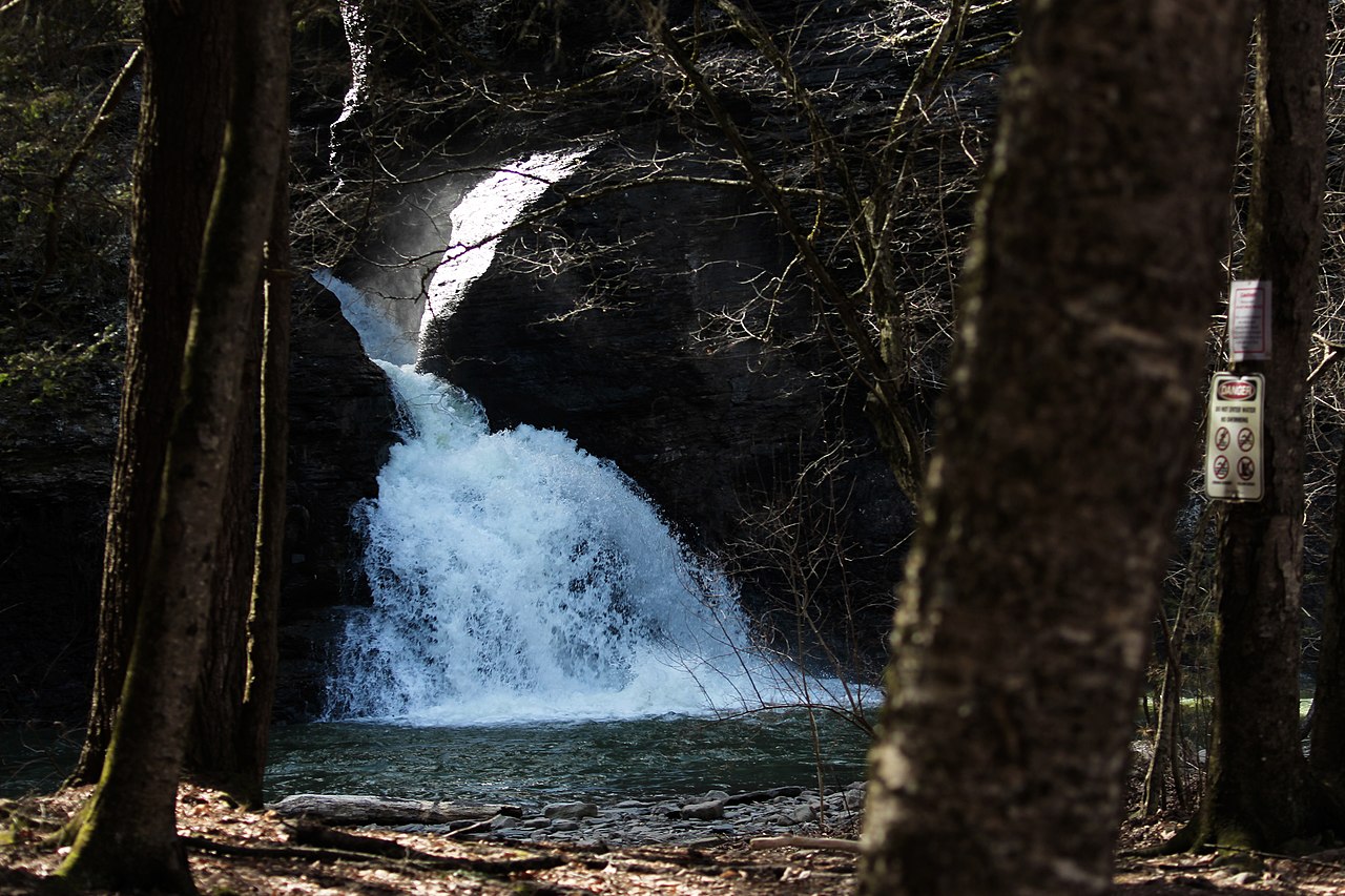 Mine Kill Falls, a waterfall in New York