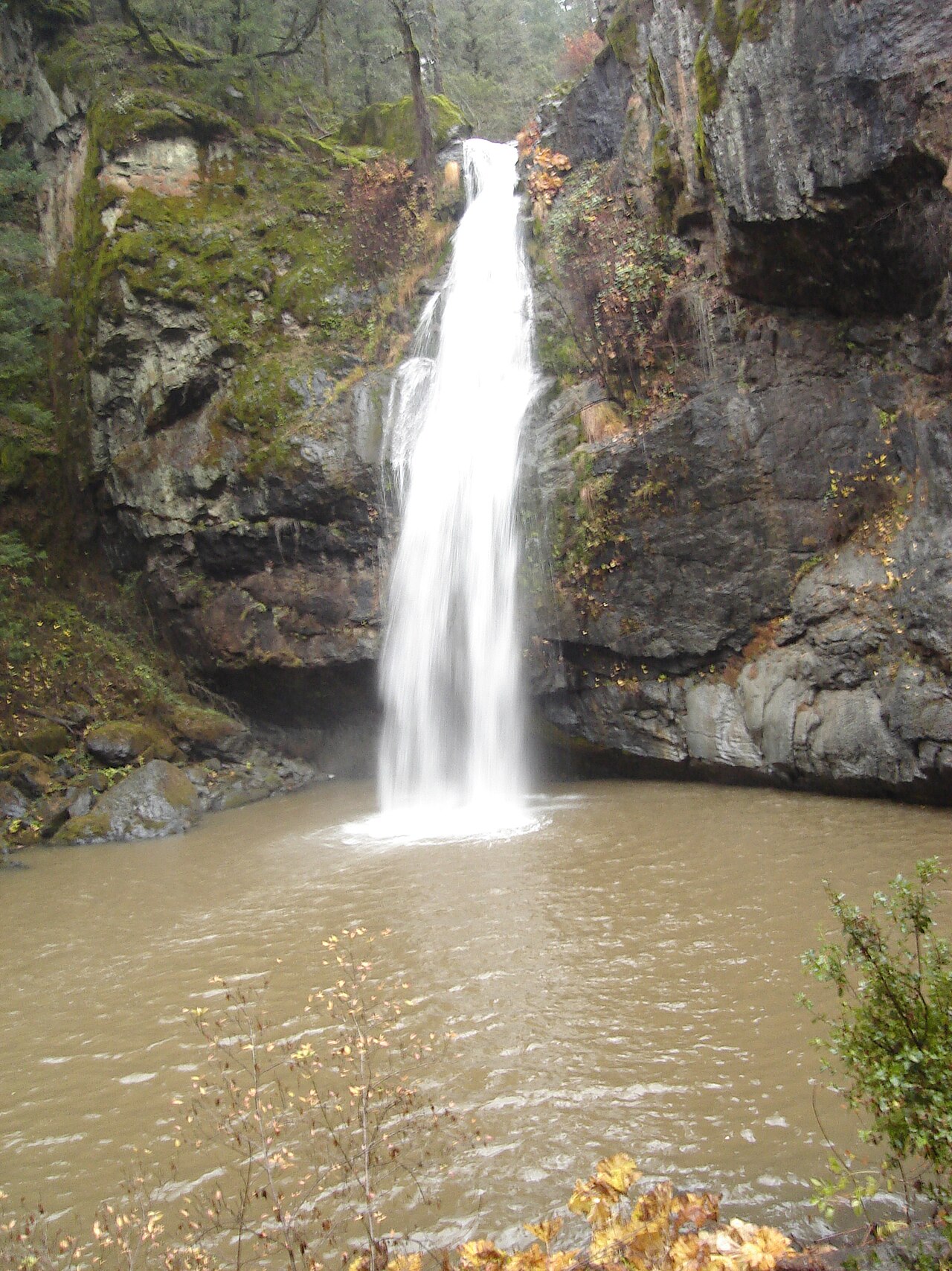 Potem Falls, a waterfall in California