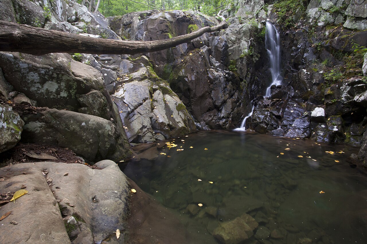 Rose River Falls, a waterfall in Virginia