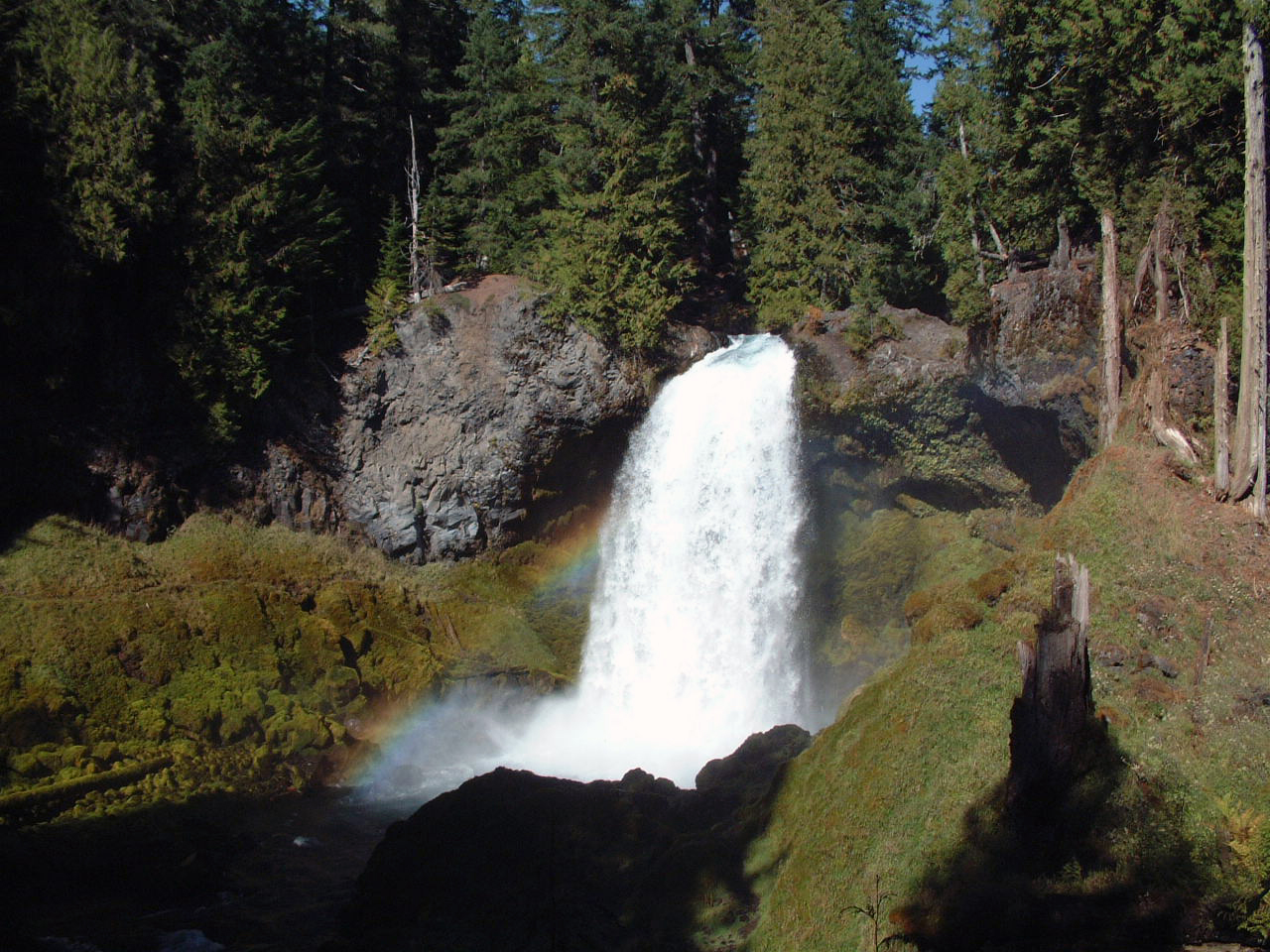 Sahalie Falls, a waterfall in Oregon