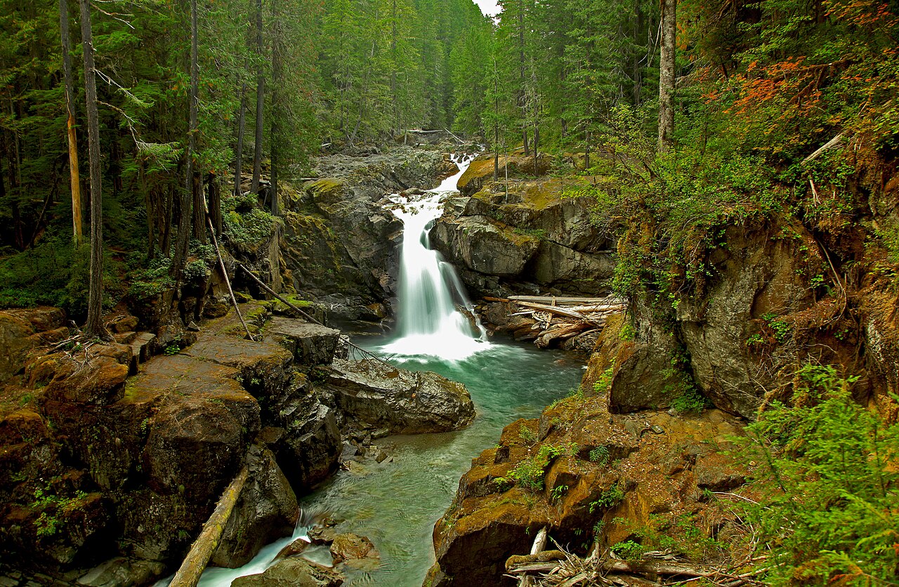Silver Falls, a waterfall in Washington