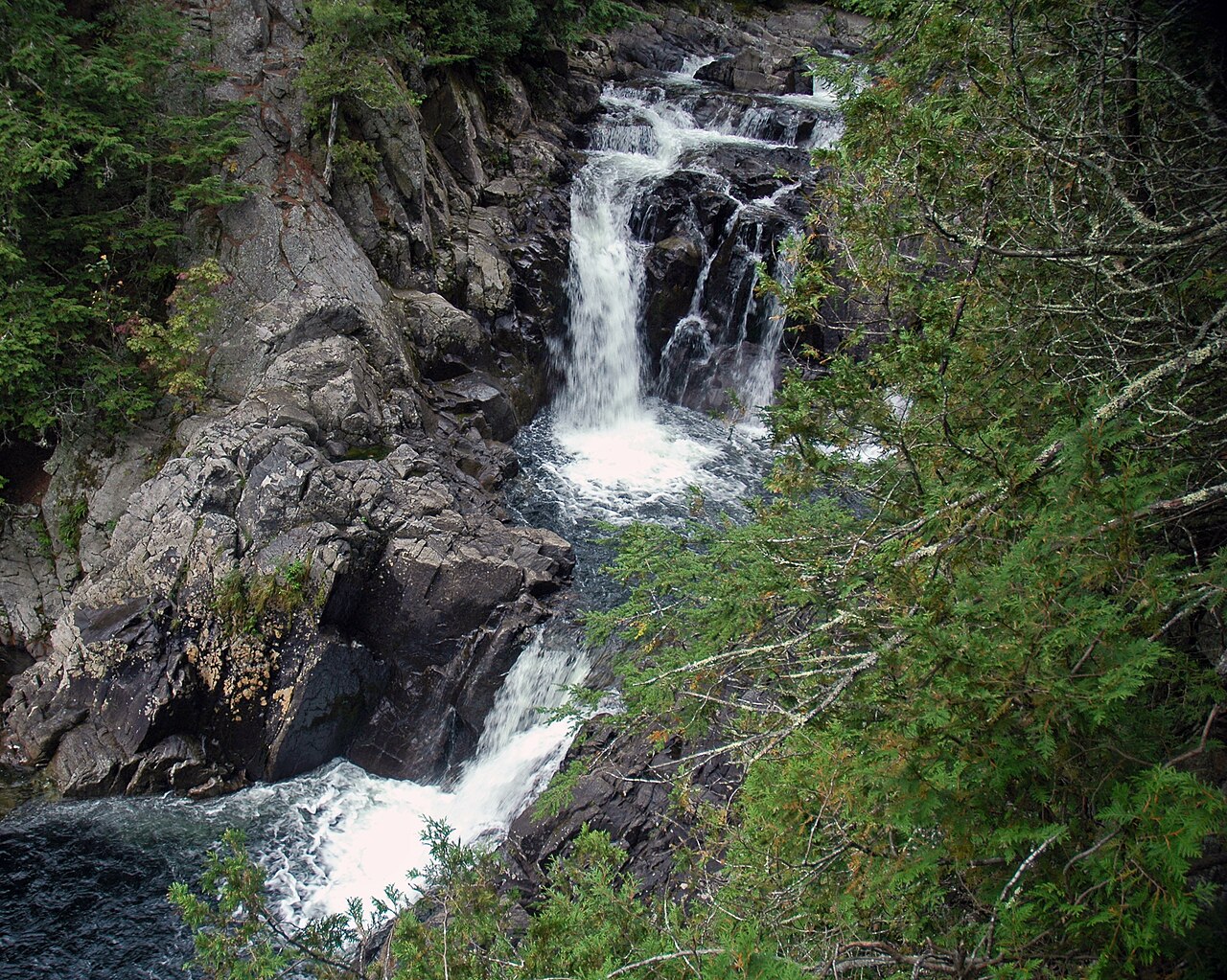 Split Rock Falls, a waterfall in New York