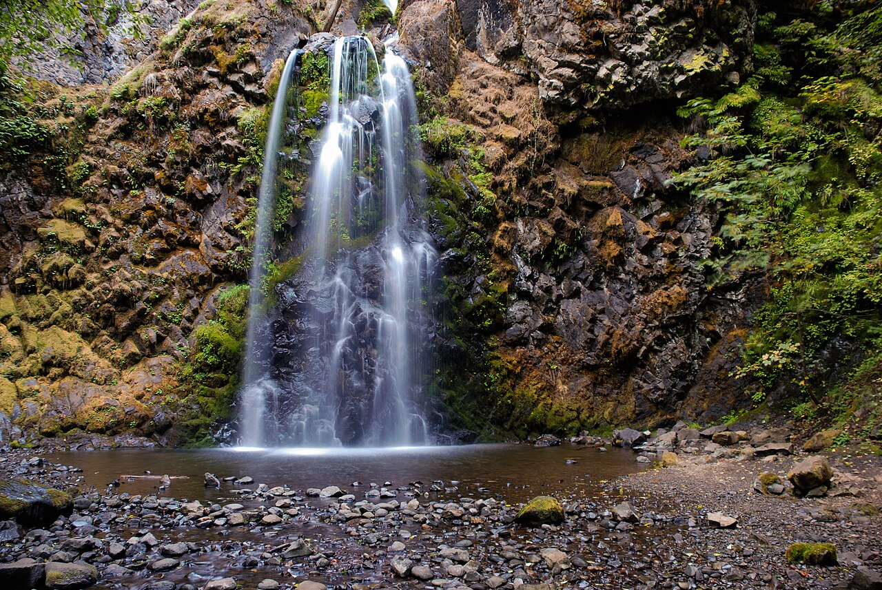 Susan Creek Falls, a waterfall in Oregon