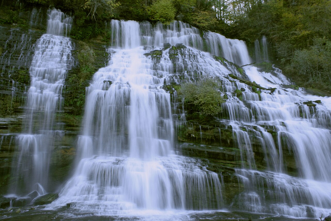 Twin Falls (Rock Island), a waterfall in Tennessee